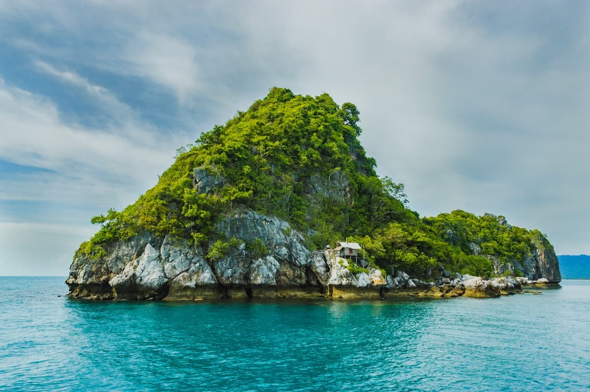 Vanuatu posts visitor visa-exempt list; Americas and Caribbean names get fresh attention